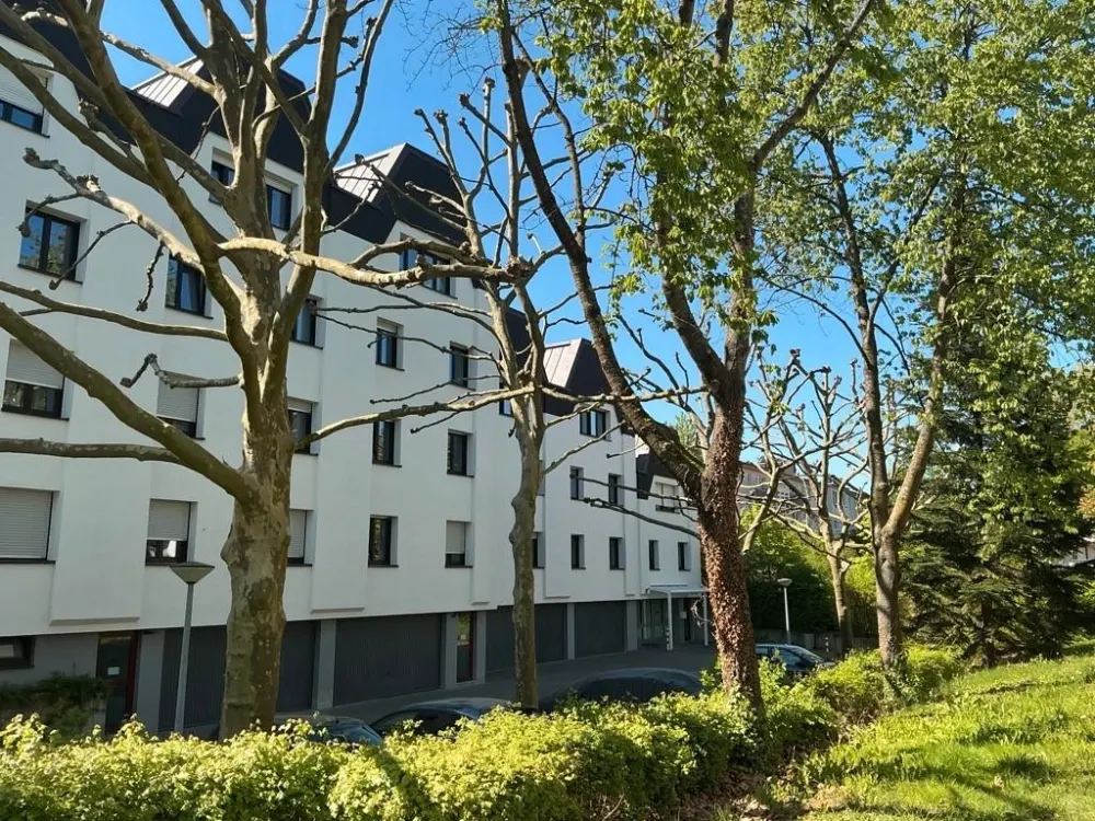 Großzügige 2-Zimmer-Wohnung zentral gelegen mit Balkon!