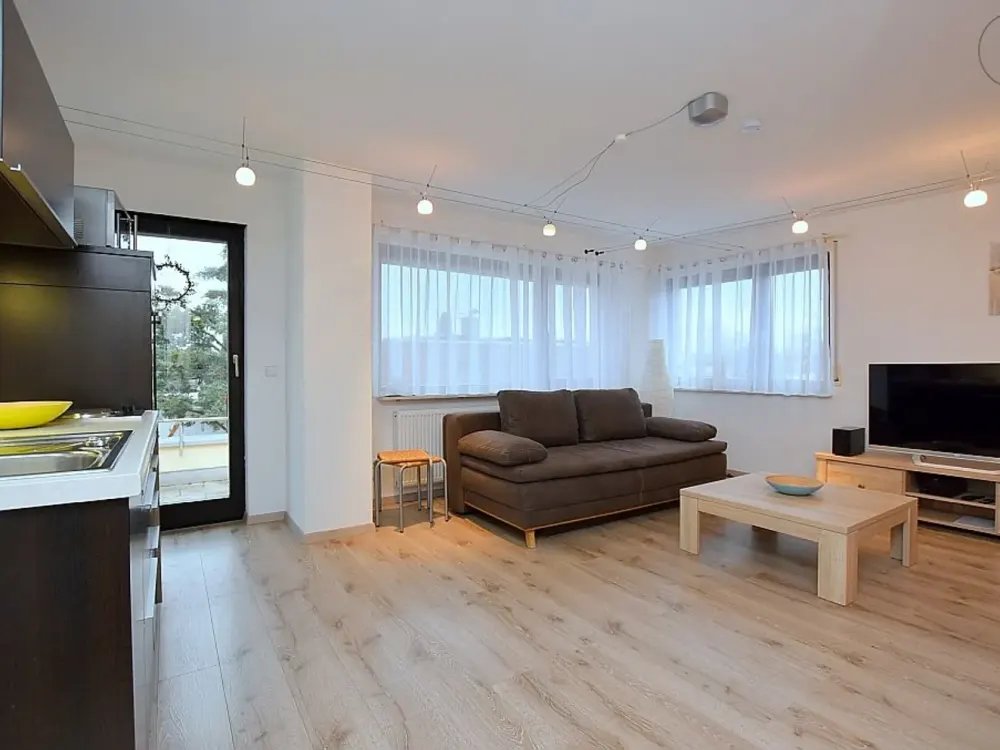 Modern möblierte Wohnung in Steinenbronn