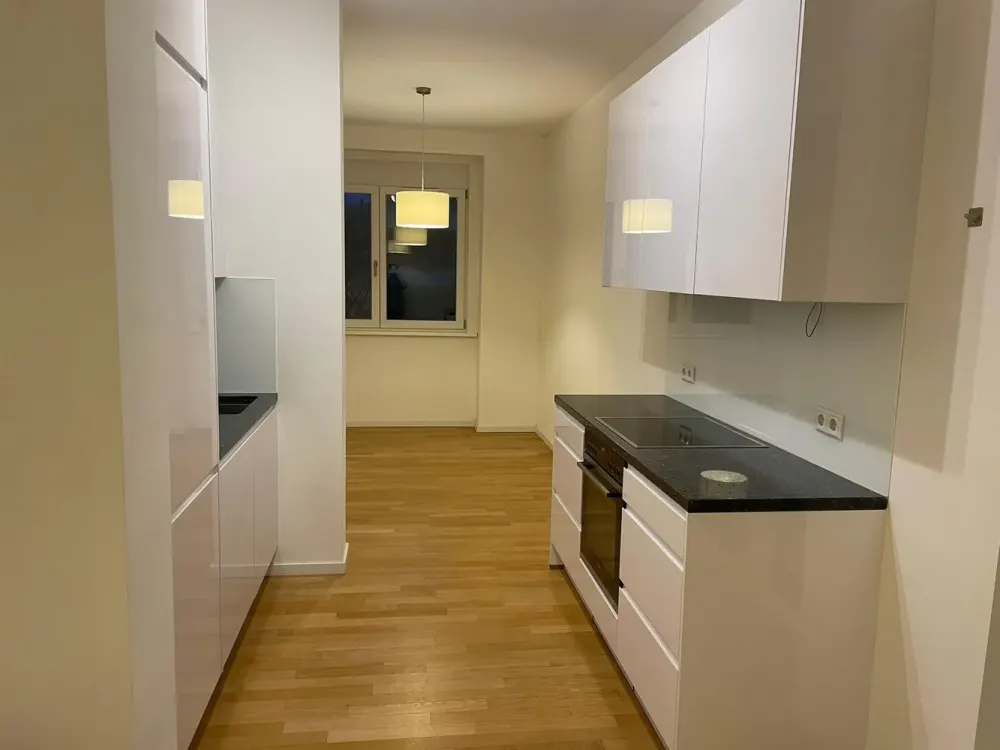 Elbestraße - Central Open Space: 2-Room Apartment in Frankfurt's Bahnhofsviertel