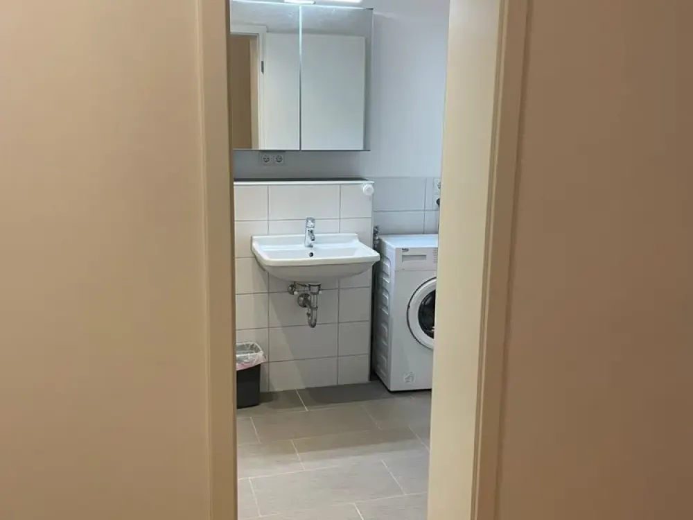 Elbestraße - Central Open Space: 2-Room Apartment in Frankfurt's Bahnhofsviertel