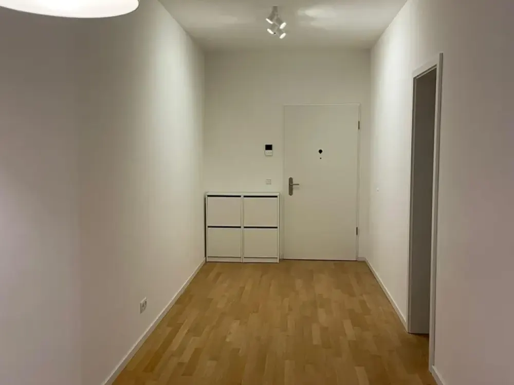 Elbestraße - Central Open Space: 2-Room Apartment in Frankfurt's Bahnhofsviertel