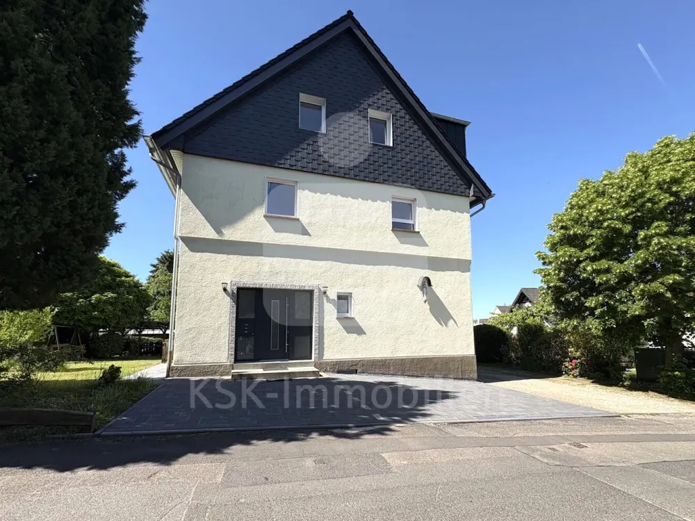 Kernsanierte 3-Zimmer Wohnung mit Panoramablick in Odenthal!