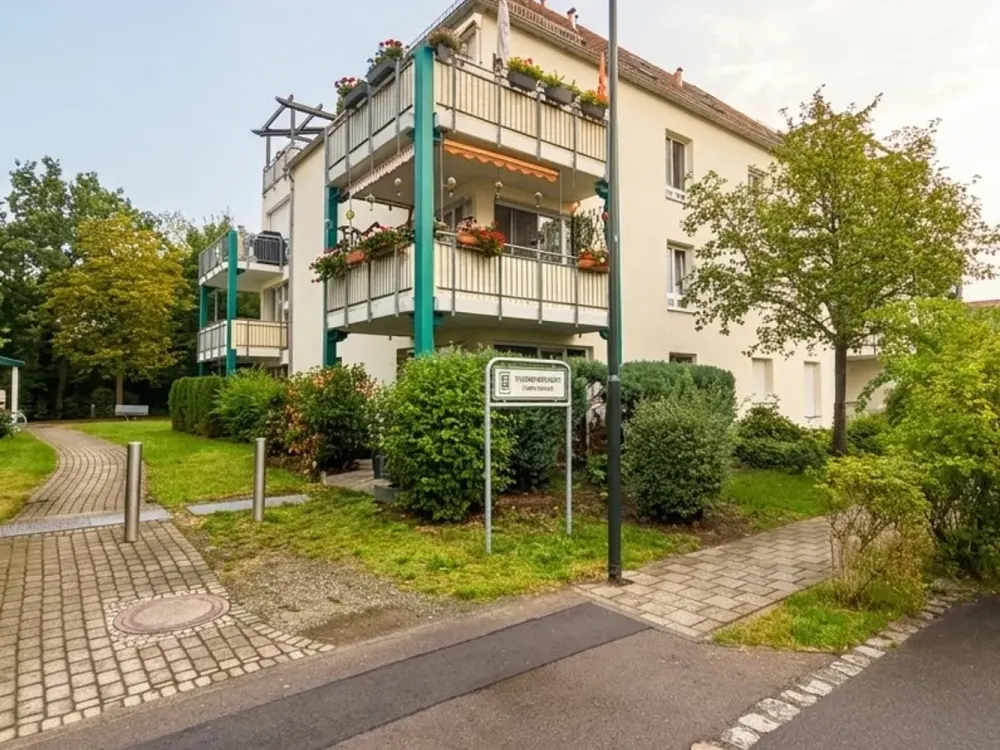 Lichtdurchflutete Wohlfühloase mit Ost-Terrasse, Abstellraum & Tiefgarage in Top-Lage Markkleebergs