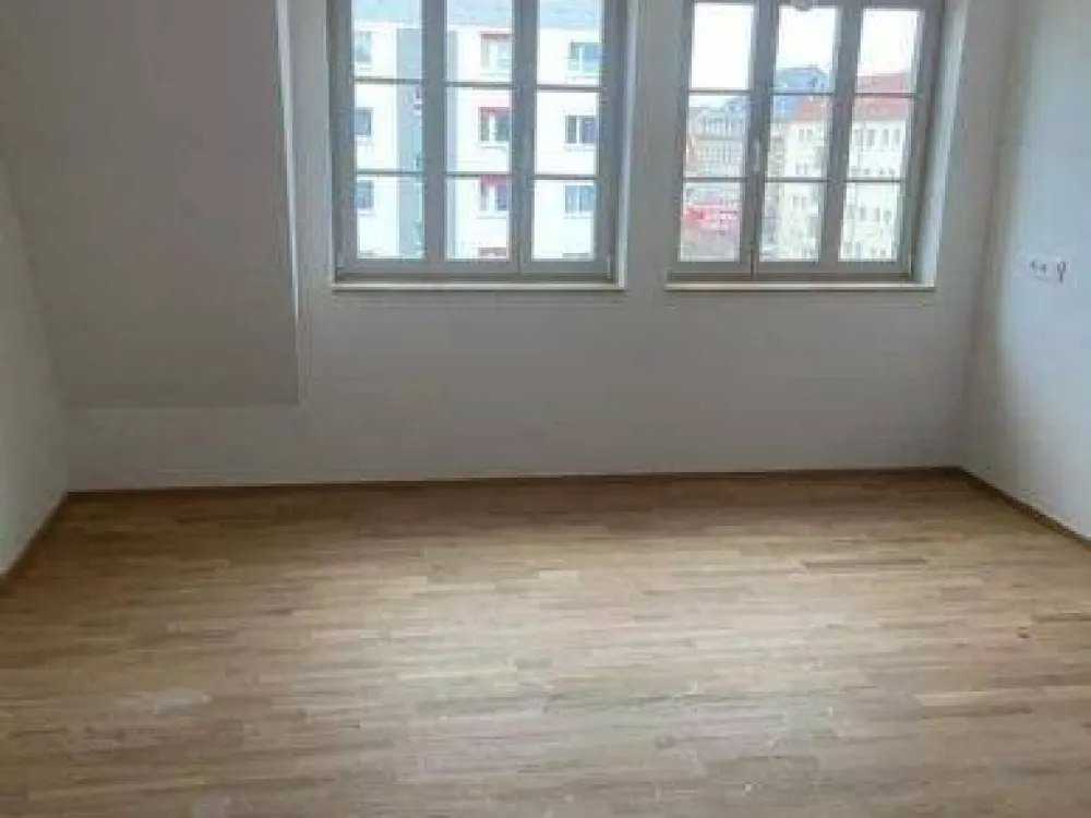 4 RW Maisonette mit EBK, Bad mit Wanne und Dusche, Gäste-WC und Fahrstuhl