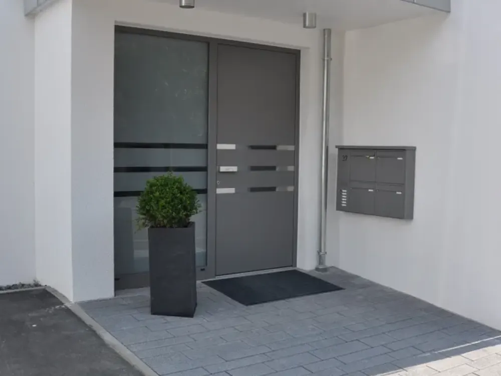 Moderne 3,5 Zimmer-Wohnung mit Balkon