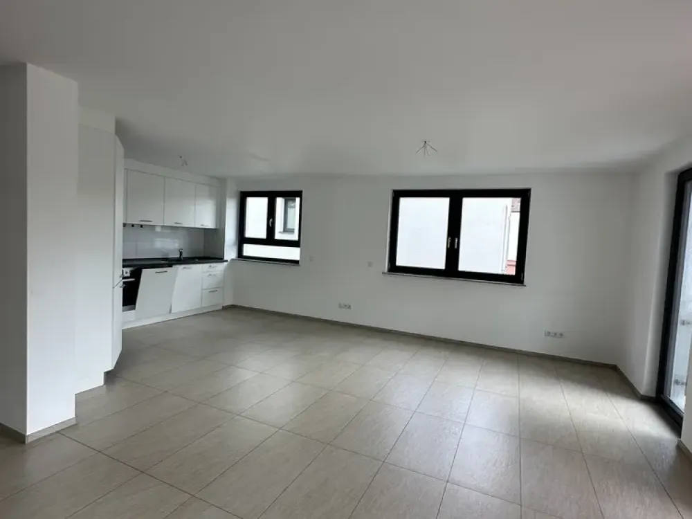 Moderne 3,5 Zimmer-Wohnung mit Balkon