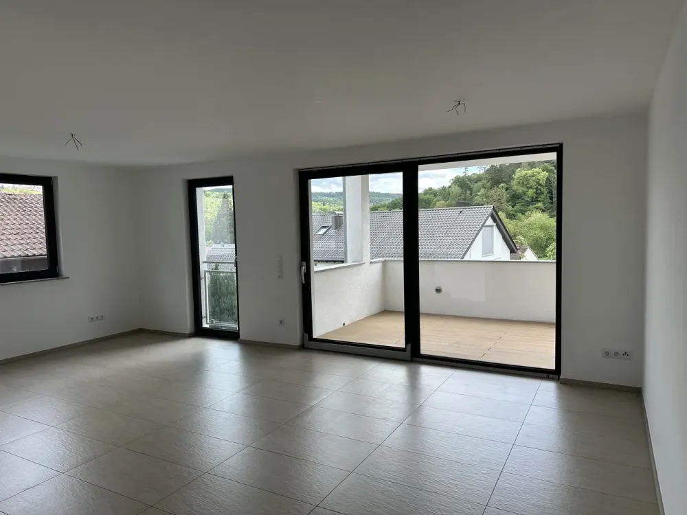 Moderne 3,5 Zimmer-Wohnung mit Balkon