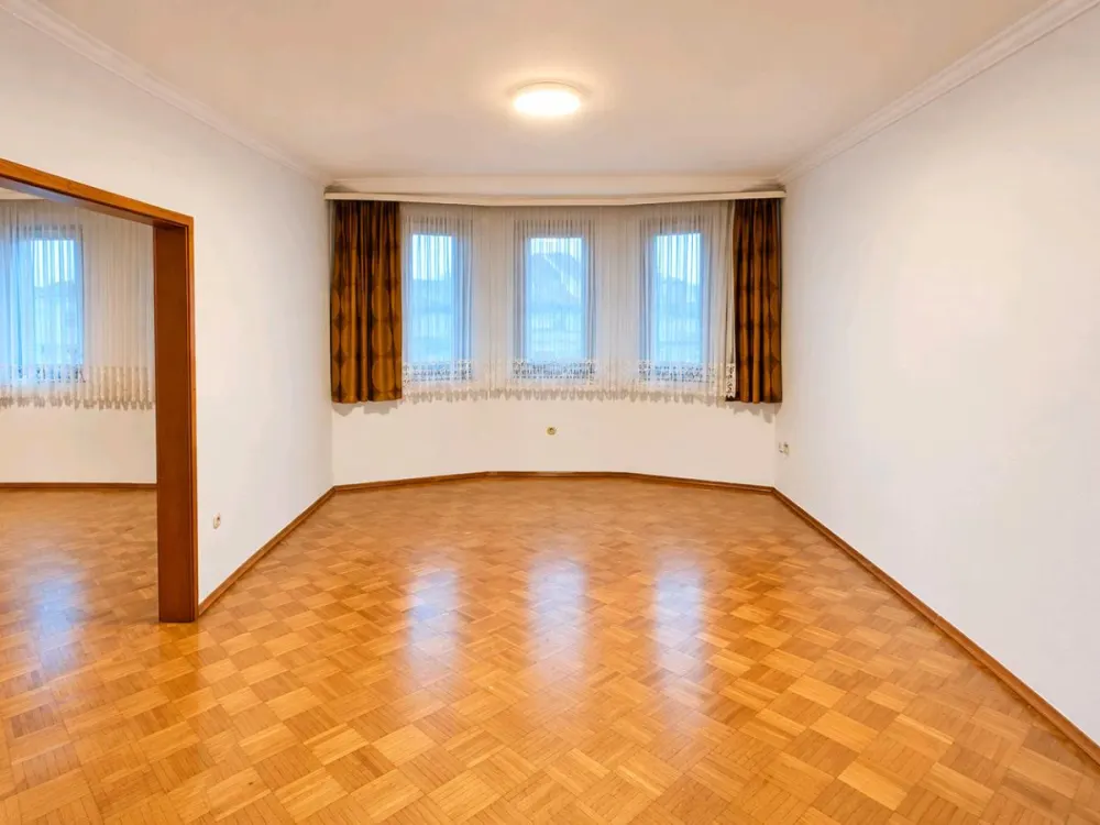 Große Altbauwohnung am Park in Püttlingen