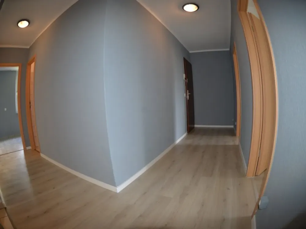 Frisch renovierte 4-Zimmer-Wohnung mit Balkon & Tiefgarage