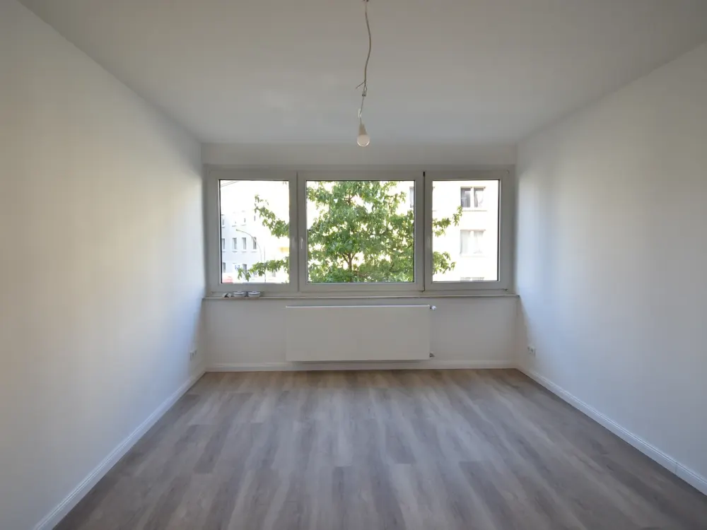 ERSTBEZUG nach Sanierung! Modernes Apartment in zentraler Lage zu vermieten