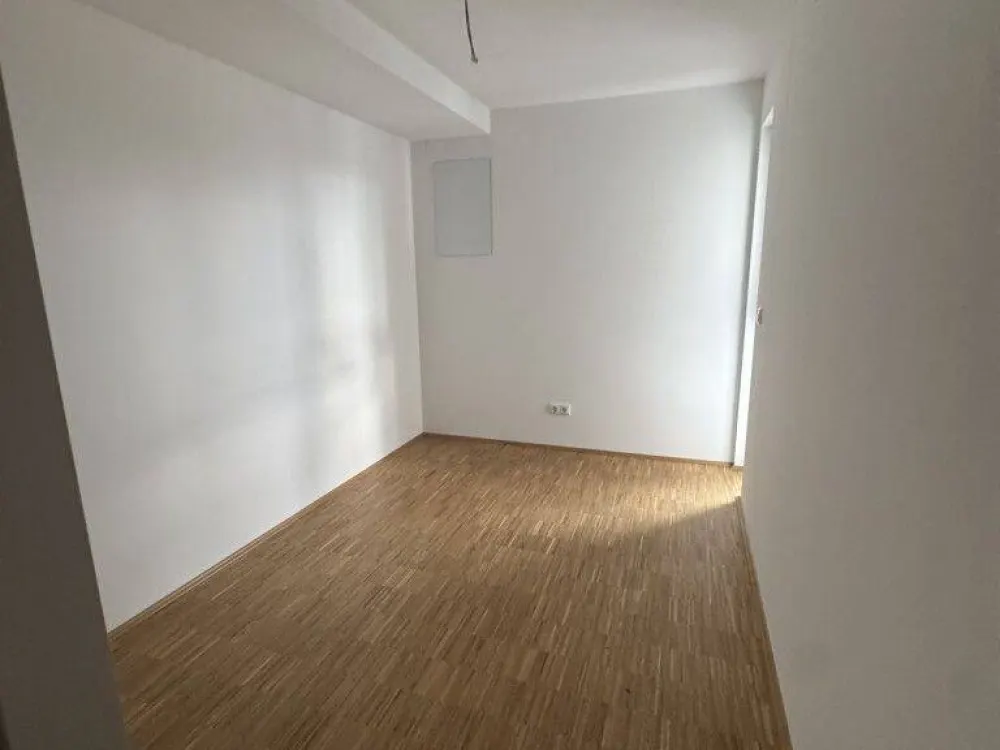 Arnsdorf bei Dresden - 2 Raumwohnung im Erstbezug mit Parkett, Balkon und Einbauküche