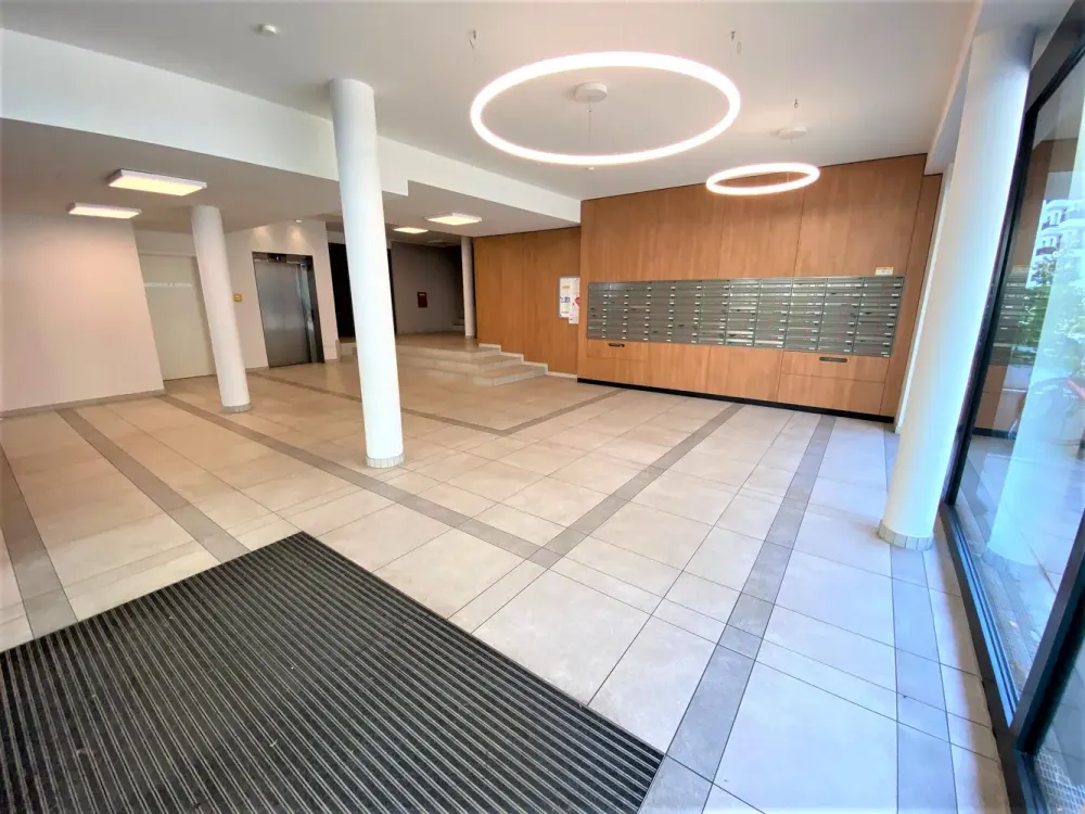 Living on the Spree - Modern, furnished and perfect for singles!