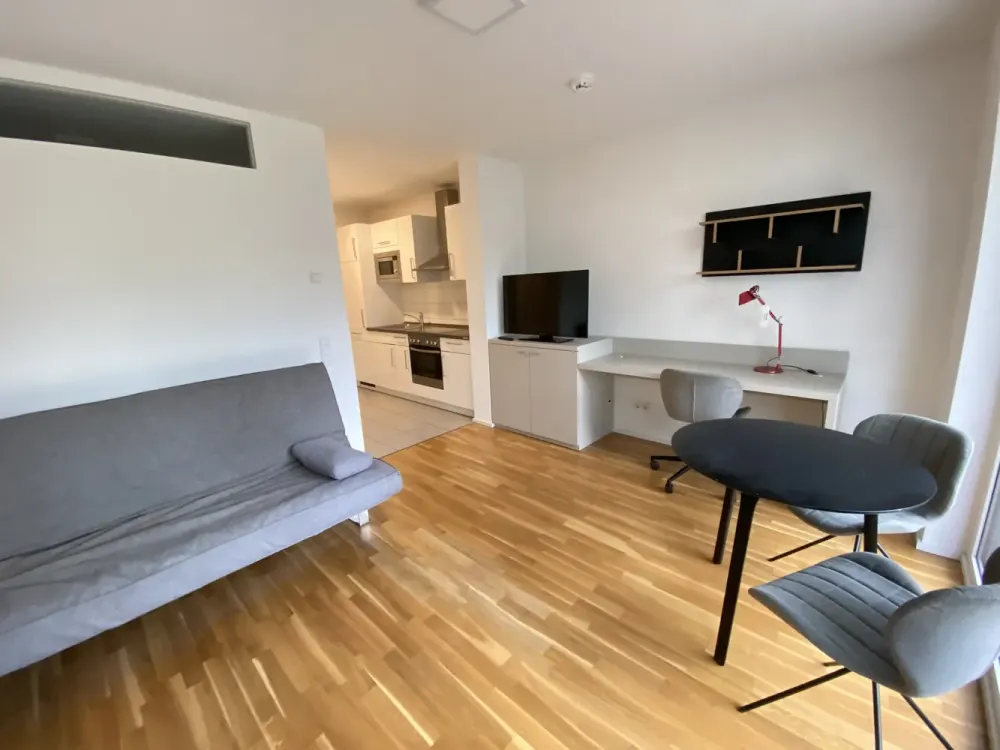 Living on the Spree - Modern, furnished and perfect for singles!