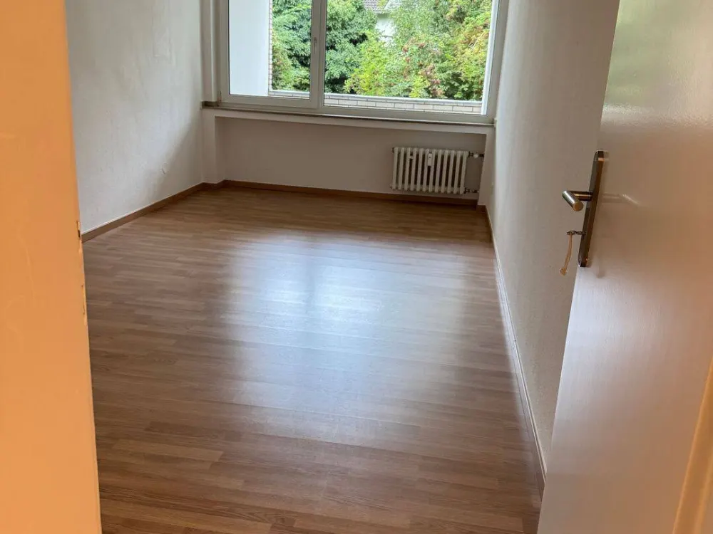 Ihr neues Zuhause :Helle 3-Zimmer-Wohnung im EG/Hochparterre