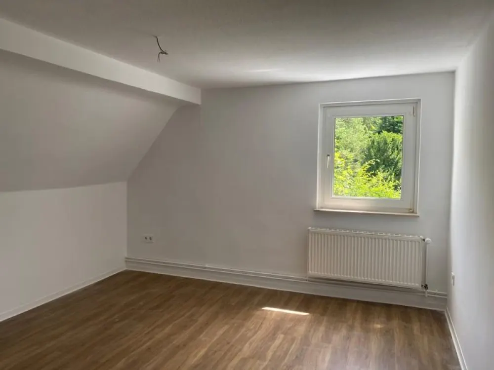 Kurzfristige Anmietung möglich - 3-Zimmer-Wohnung mit Tageslichtbad