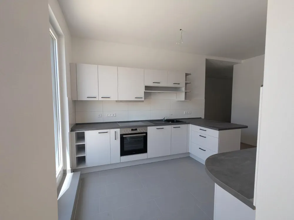 Exklusiver Erstbezug: Modernes Studio-Apartment mit XL-Balkon