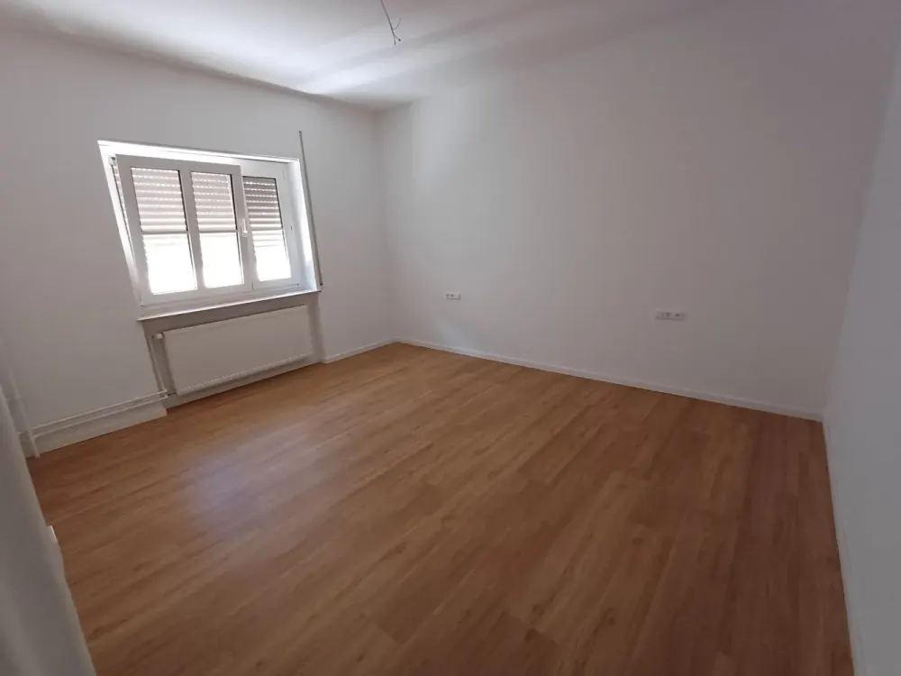 Erstbezug nach Sanierung, helle 2 Zimmer EG Wohnung in Bad Cannstatt