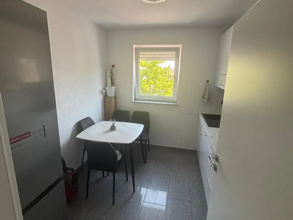 Moderne 2-Zimmer-Wohnung mit Balkon, neuwertig & gehoben ausgestattet