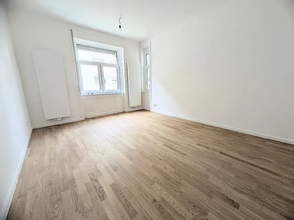 *Soeben modernisiert: Hübsche, komfortable 3-Zi.-Whg. mit Balkon und EBK in Bad Cannstatt*