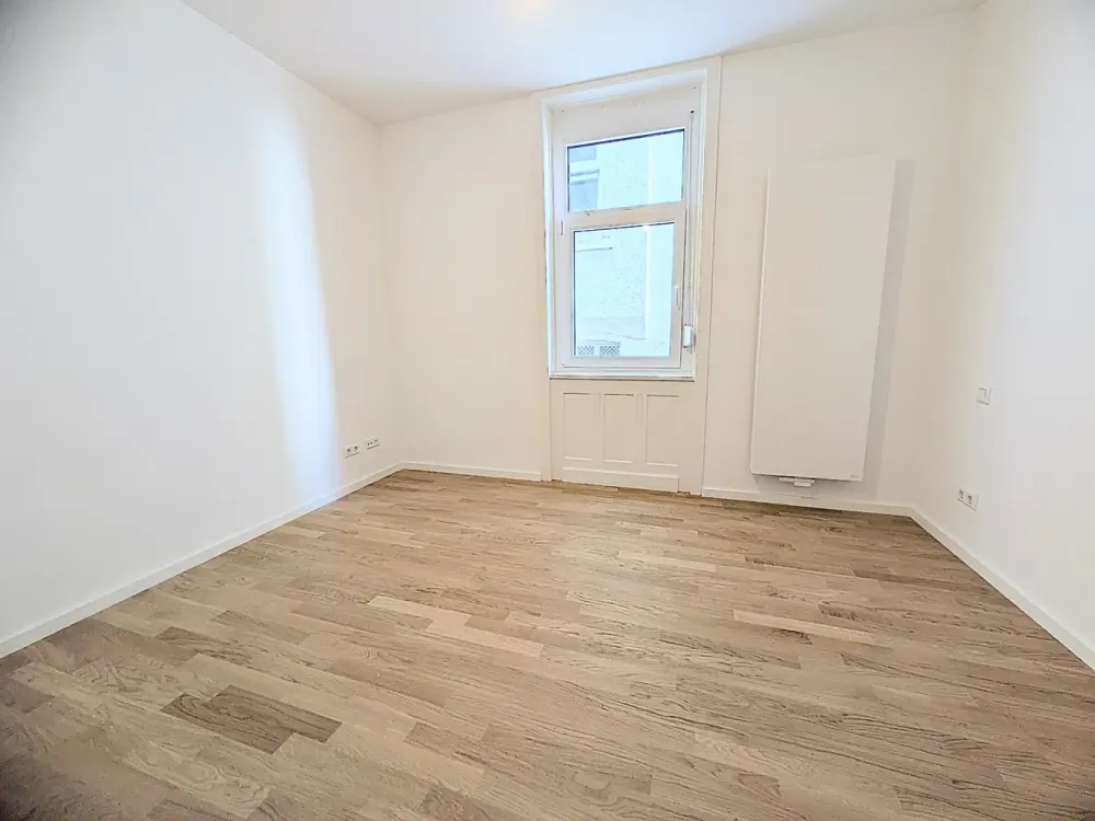 *Soeben modernisiert: Hübsche, komfortable 3-Zi.-Whg. mit Balkon und EBK in Bad Cannstatt*