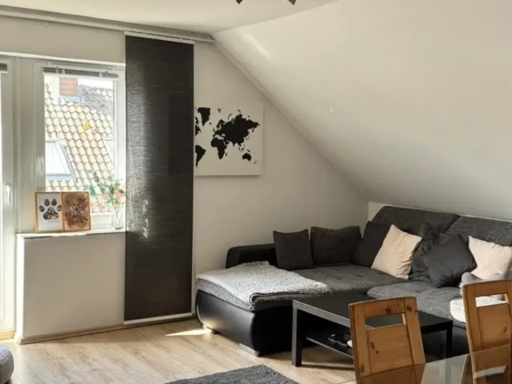 Charming, Light-Flooded 3.5 Room Apartment in Havelse