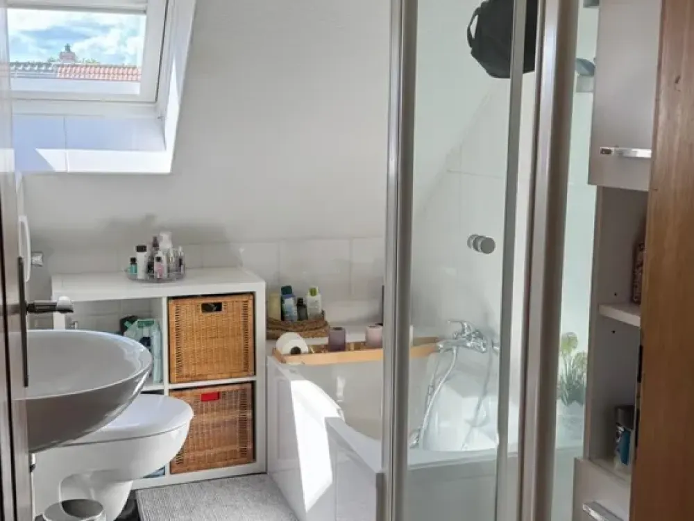 Charming, Light-Flooded 3.5 Room Apartment in Havelse
