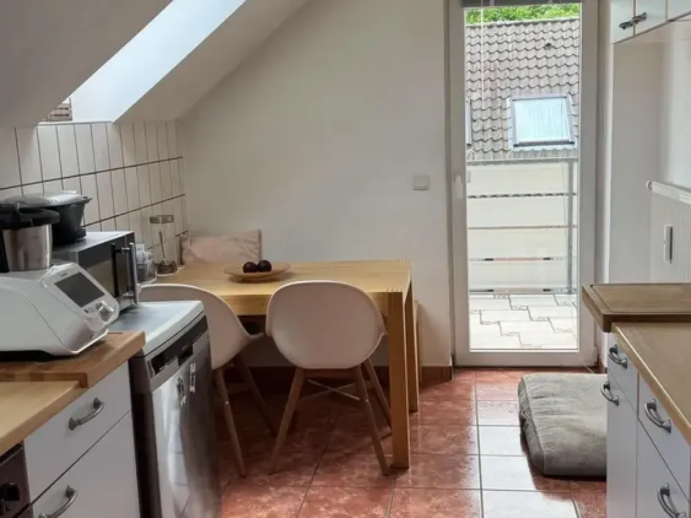 Charming, Light-Flooded 3.5 Room Apartment in Havelse