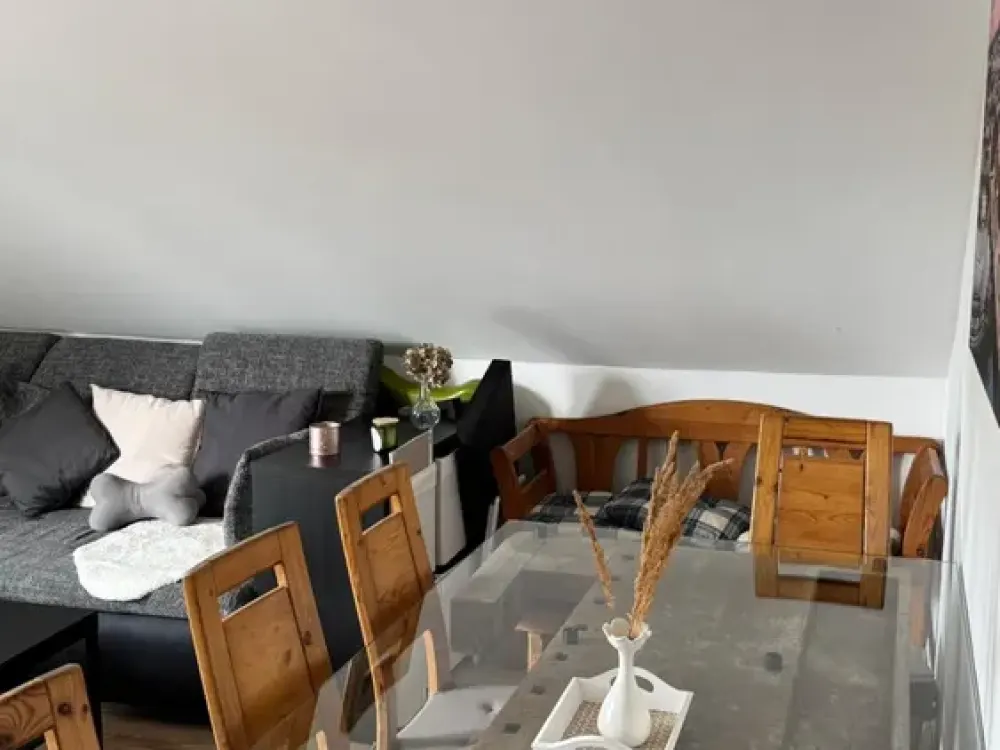 Charming, Light-Flooded 3.5 Room Apartment in Havelse
