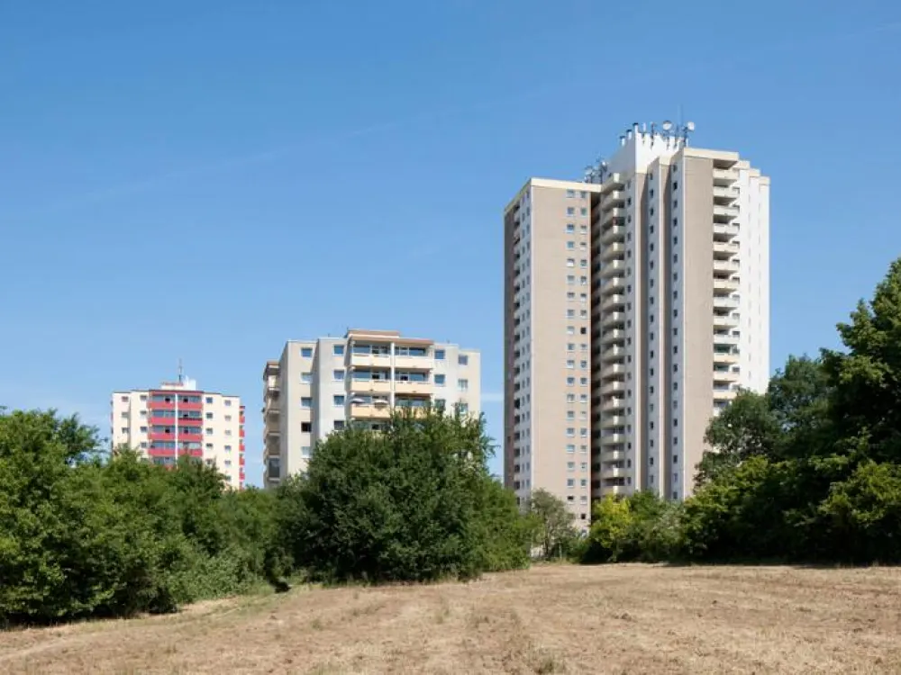 Weitblick: Helle 3 Zimmerwohnung mit Balkon