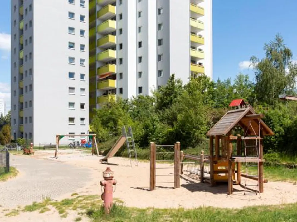 Weitblick: Helle 3 Zimmerwohnung mit Balkon