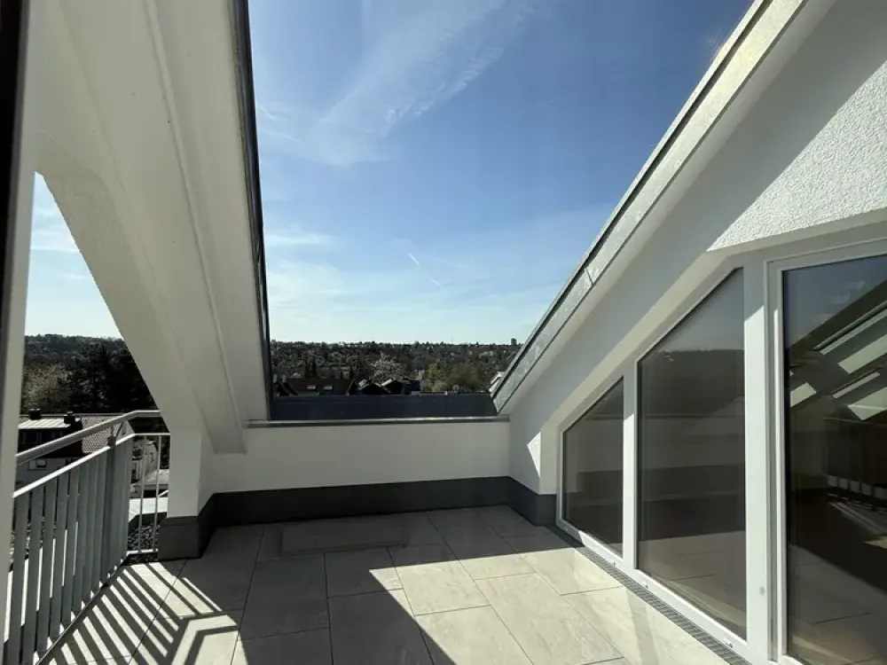 STUTTGART-DACHSWALD! - Dachgeschoss-Maisonette-Wohnung. Frei ab 01.10.2026!