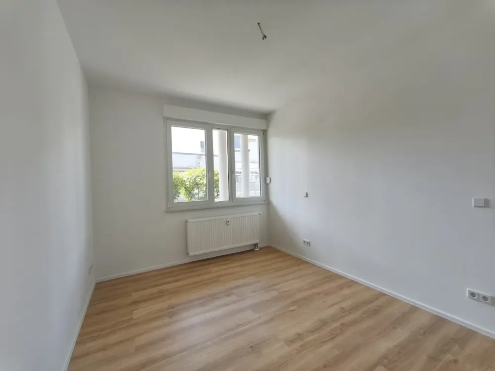 **Großzügige Fläche mit Garten, Ankleideraum, Speisekammer und Wohlfühlbad in idyllischer Wohnlage**