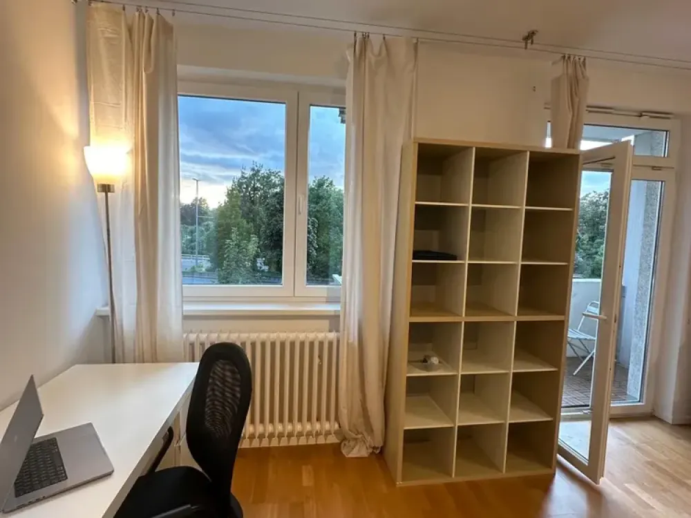 Möblierte 1-Zimmer-Wohnung mit Balkon und EBK in Tiergarten, Berlin