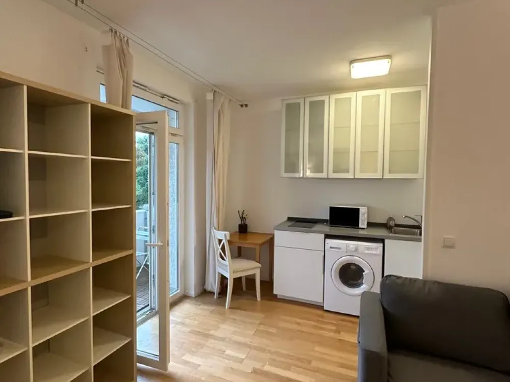 Möblierte 1-Zimmer-Wohnung mit Balkon und EBK in Tiergarten, Berlin