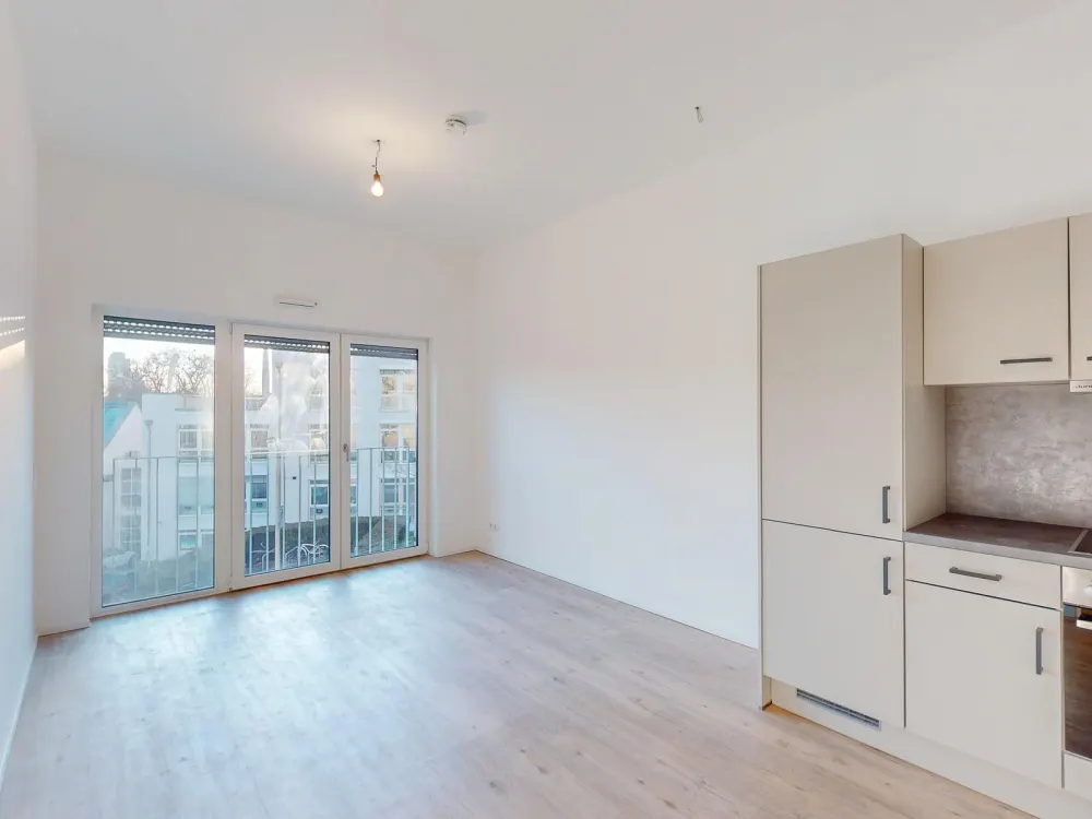 Attractive 2-Room Apartment with Fitted Kitchen and Balcony