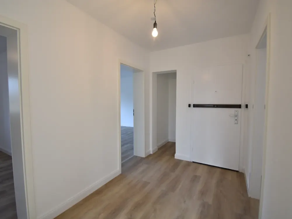 Frisch renoviert! Ideal geschnittene 3-Zimmer-Wohnung mit 2 Balkonen