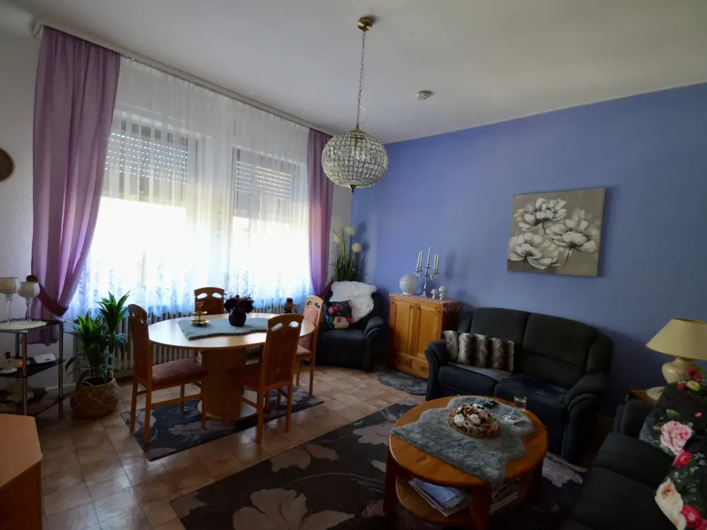 Schöne Etagenwohnung mit Balkon(Whg.2)