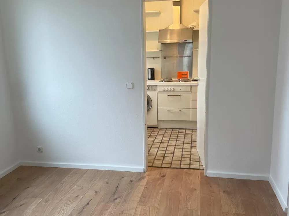 Großzügige 2,5 Zimmerwohnung mit großem Balkon und EBK