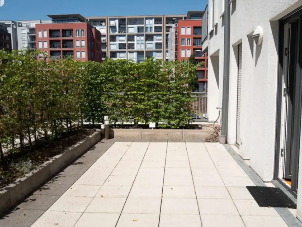 Möblierte Wohnung mit Terrasse