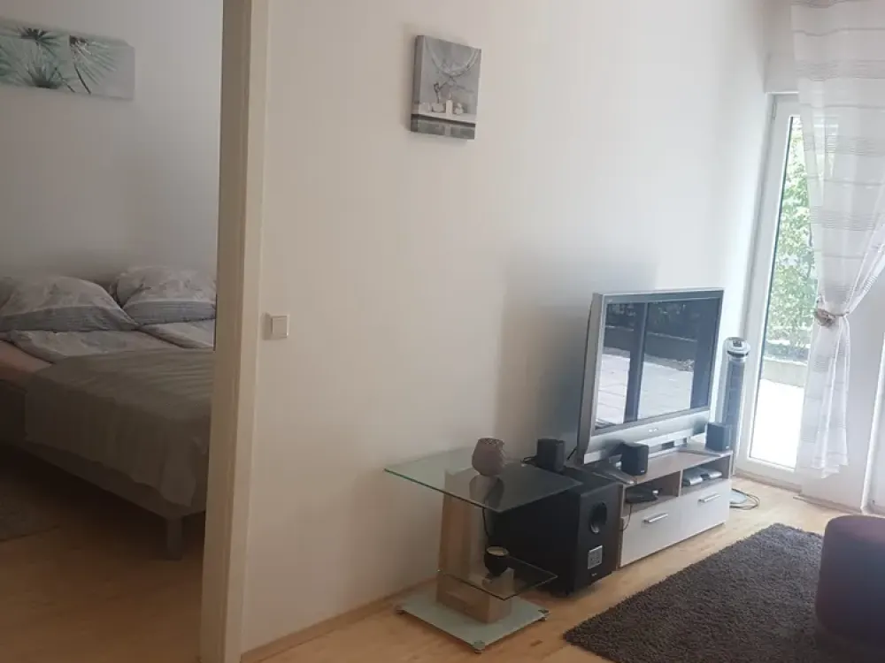 Möblierte Wohnung mit Terrasse