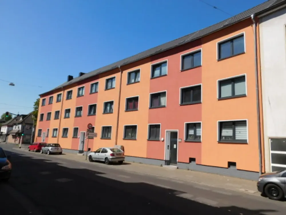 ***Bezugsfertig renoviert... 2-Zimmer-Wohnung im 1. OG in zentraler Lage***