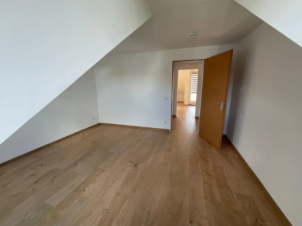 Dachgeschoss-2-Zimmer-Wohnung mit Balkon in Leipzig