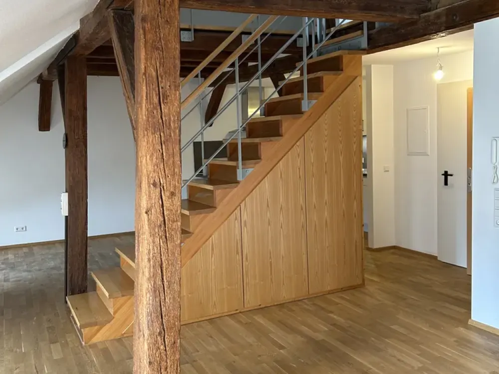 Exklusive, geräumige und renovierte 2-Zimmer-Maisonnette-Wohnung im Herzen Meersburgs