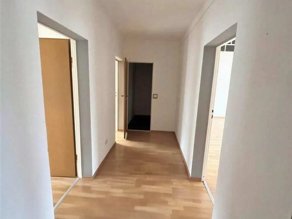 Wohnen mit Charakter, Helle 3,5-Zimmer-Wohnung mit guter Anbindung
