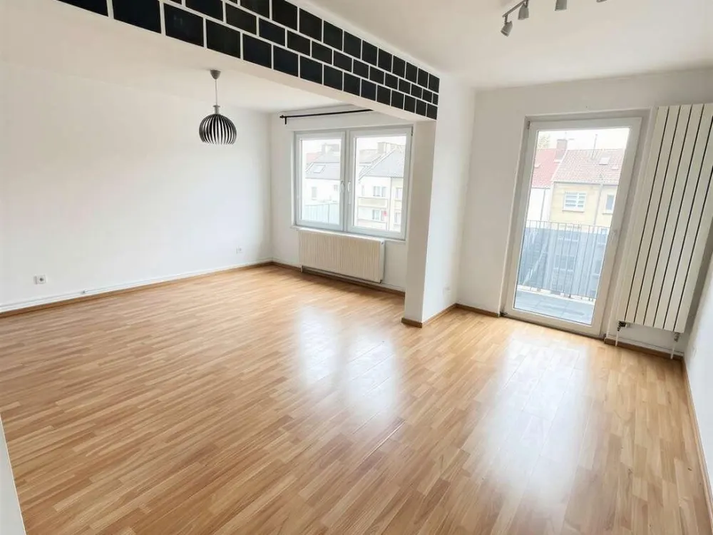 Wohnen mit Charakter, Helle 3,5-Zimmer-Wohnung mit guter Anbindung