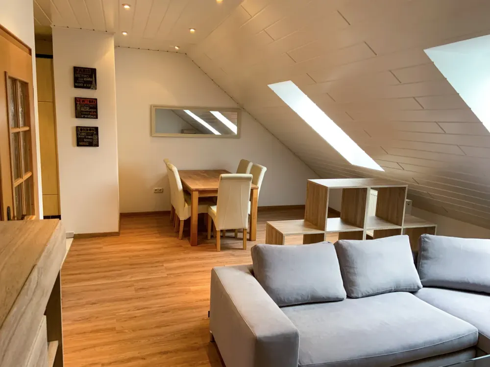 Furnished Top Floor Apartment with 2.5 Rooms near TUM