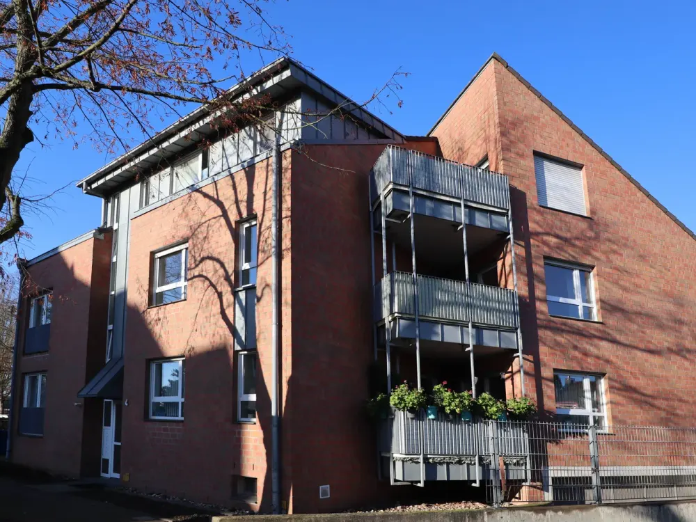 Schön geschnittene, ruhige 3-Zimmer-Erdgeschoss-Wohnung mit Balkon und Einbauküche in Willich