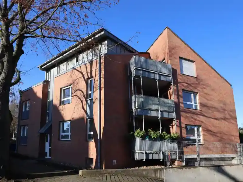 Schön geschnittene, ruhige 3-Zimmer-Erdgeschoss-Wohnung mit Balkon und Einbauküche in Willich
