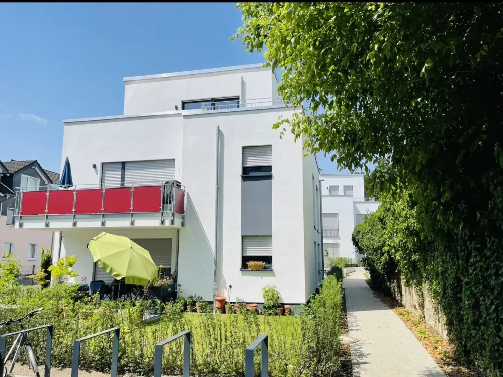 Moderner Neubau mit hochwertige Ausstattung