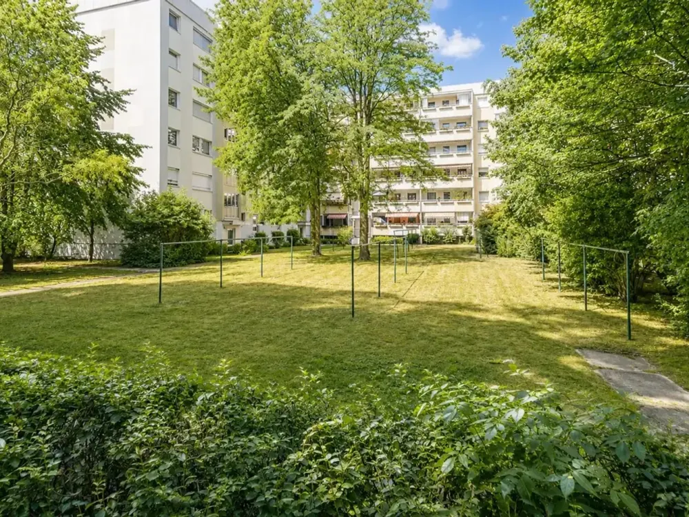 First occupancy, 4-room apartment, High-quality renovated "Platte" with balcony in a nice residential area!